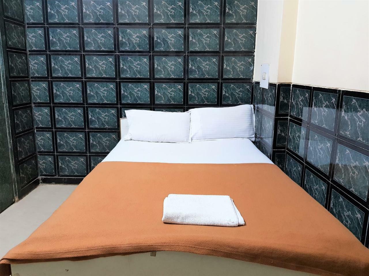 Hotel Hexa Metro Plaza à Bombay Extérieur photo