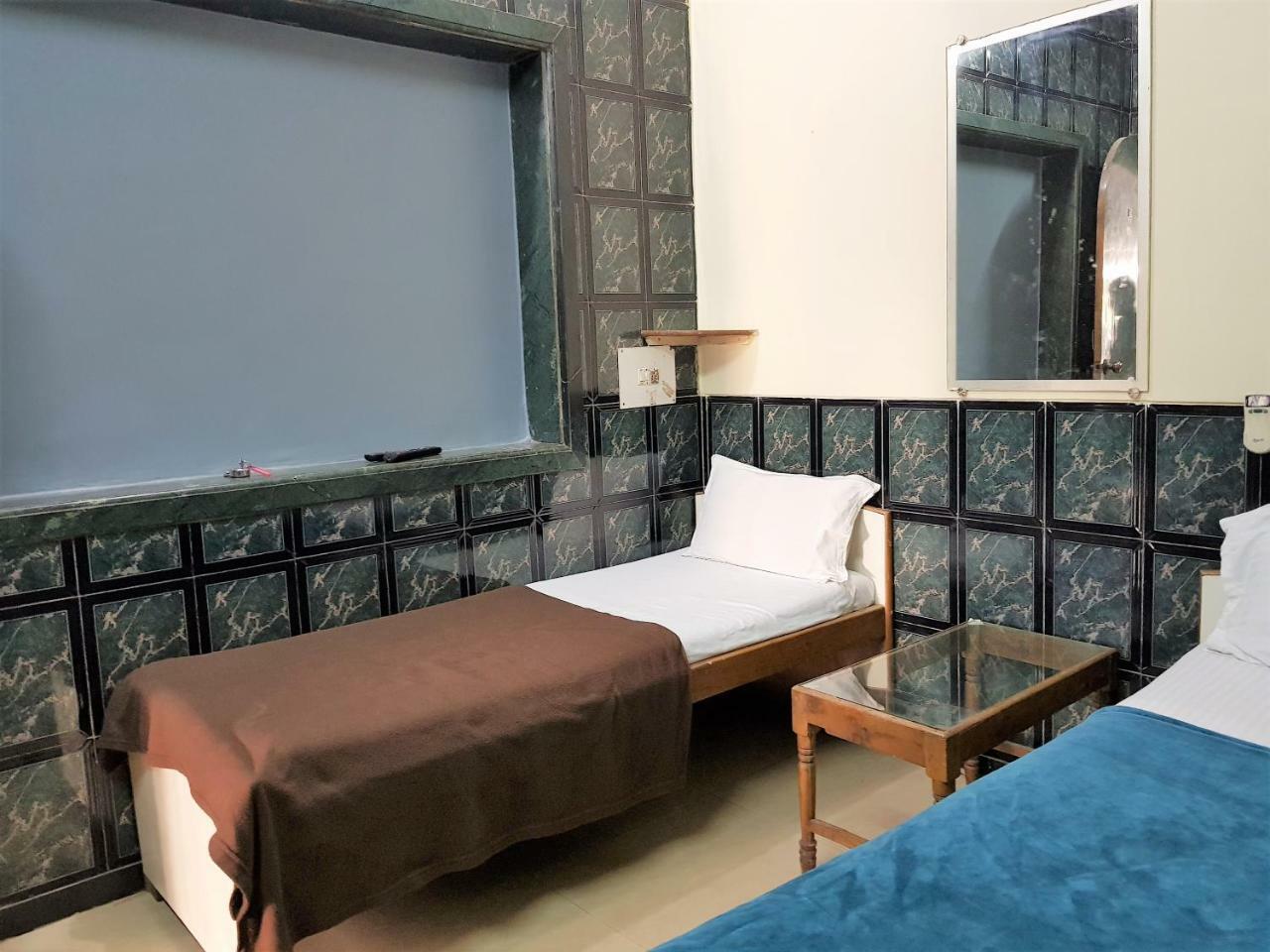Hotel Hexa Metro Plaza à Bombay Extérieur photo